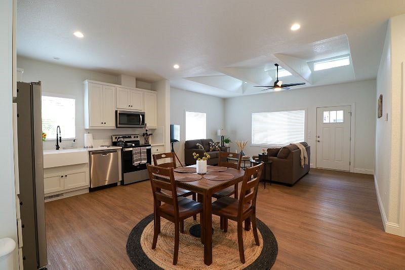 Furnished Finder property 383958_1 photo 3
