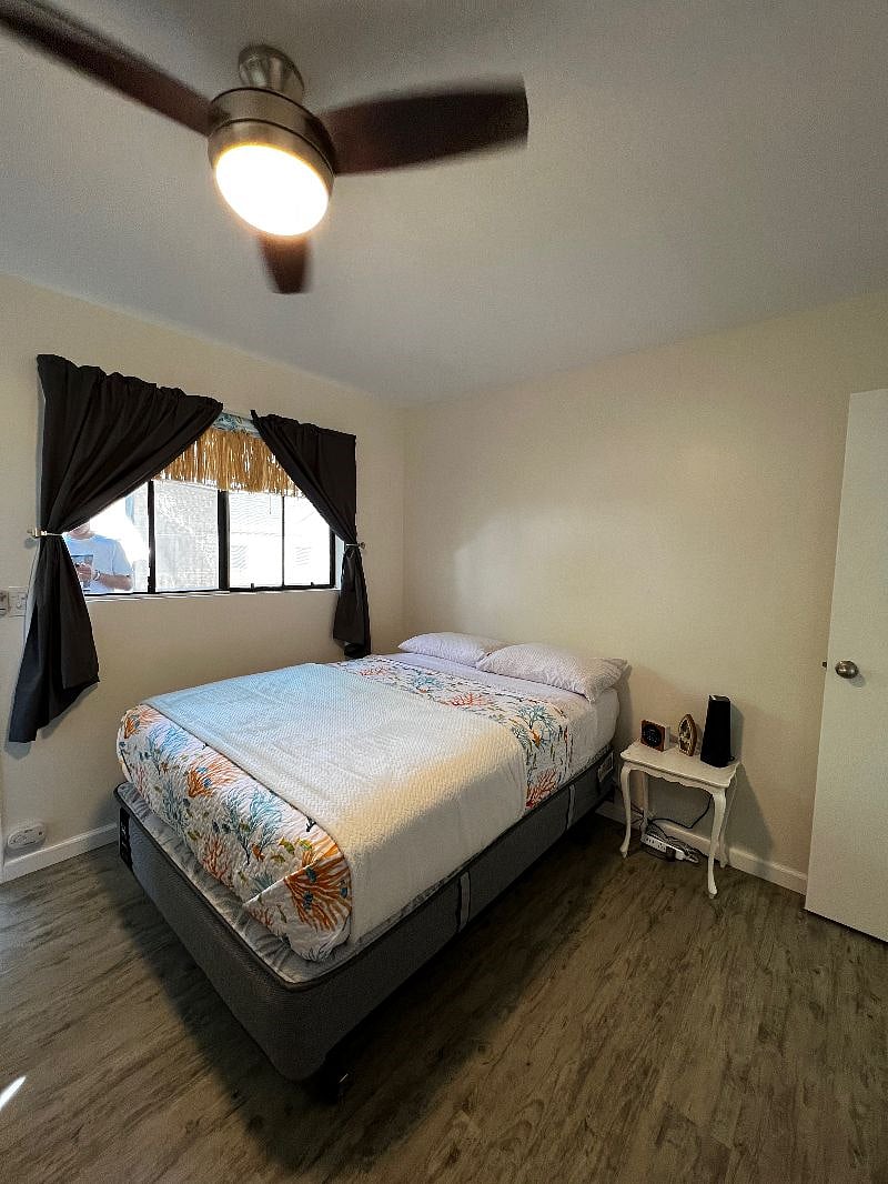 Bedroom, with new Full size bed, Smart TV/Cable, AC and ceiling fan