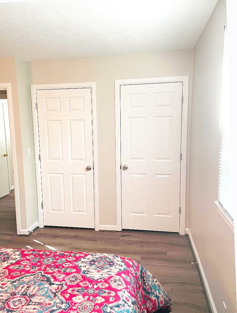 Double closet in bed #2