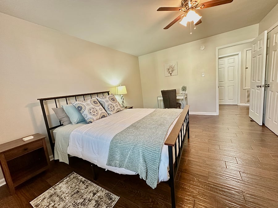 Furnished Finder property 384075_2 photo 9