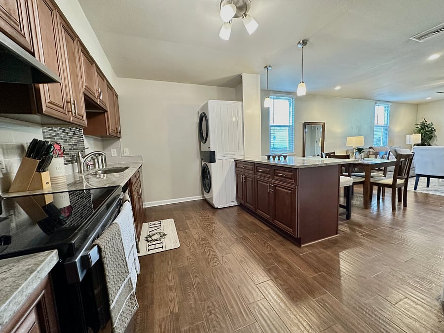 Furnished Finder property 384075_2 photo 6