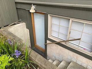 Private outdoor entrance to unit