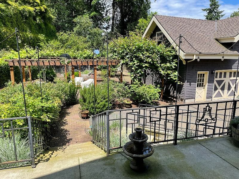 Furnished Finder property 384083_1 photo 23
