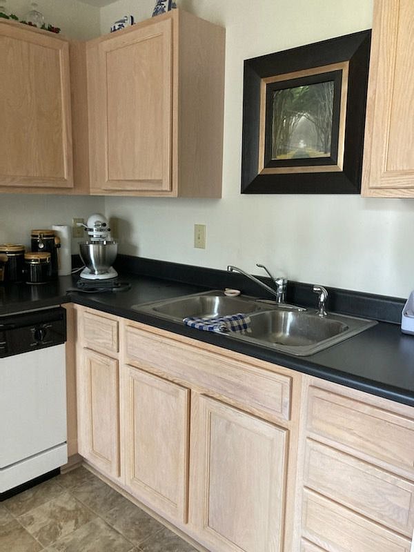 Furnished Finder property 384103_1 photo 7