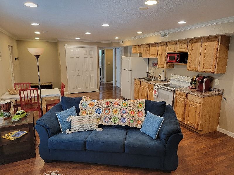 Furnished Finder property 384154_1 photo 3