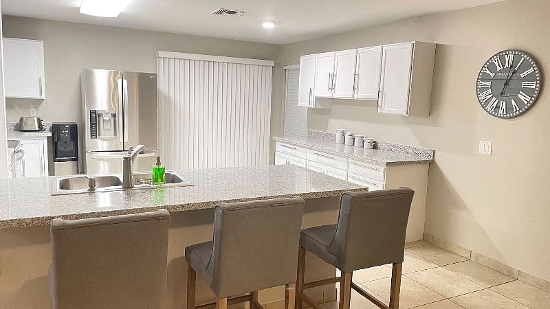 Furnished Finder property 384160_1 photo 3