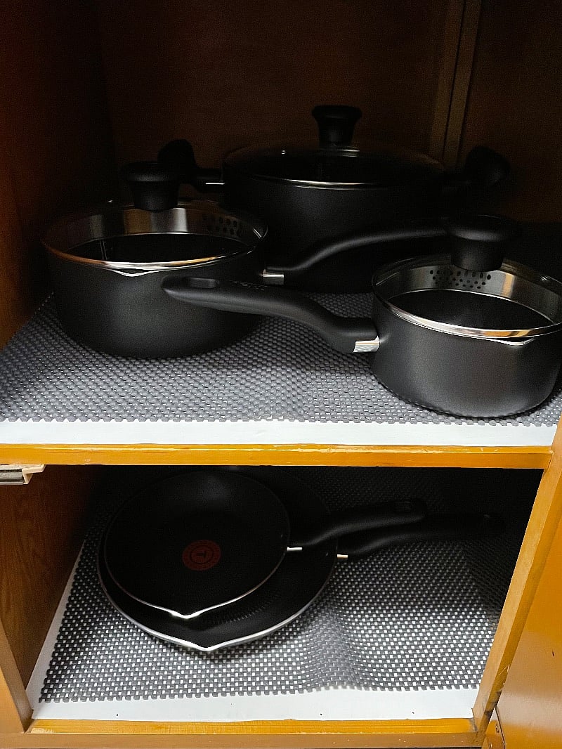 Full set of cookware