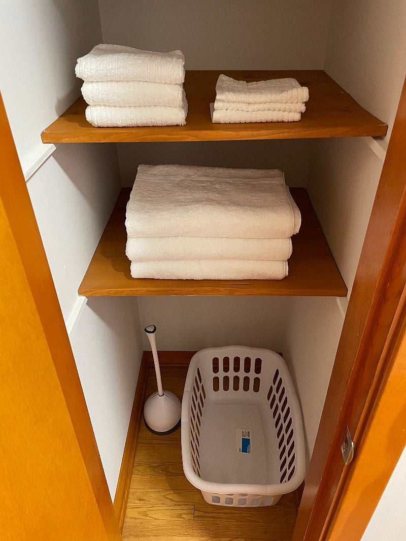 Linen Closet. (4) sets of Cotton towels, hand towels and wash clothes