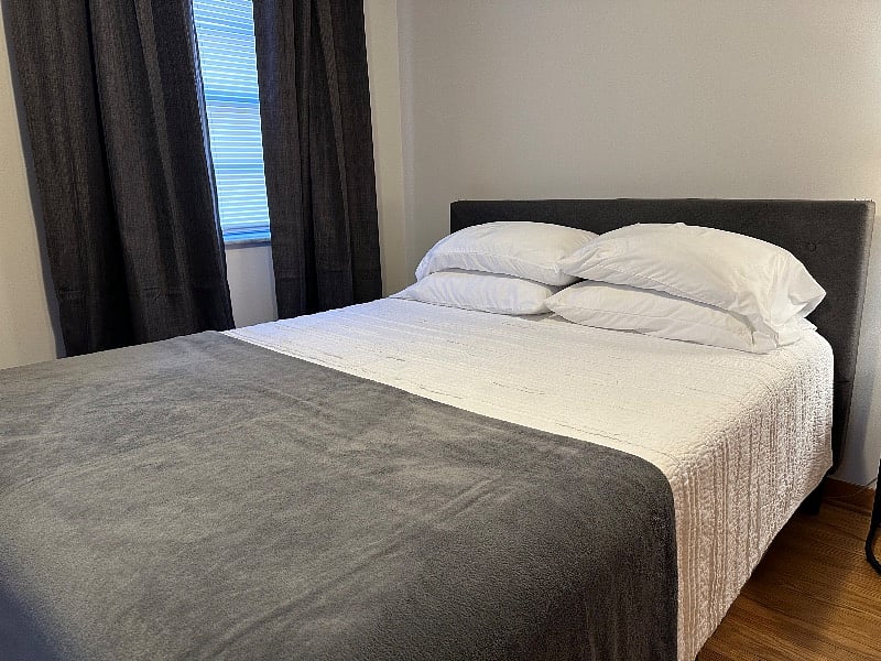 Queen Size bed - new mattress in Summer 2022