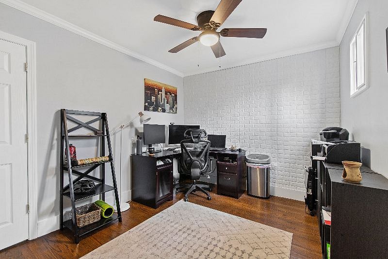 Private office space to keep you focused on work/studying