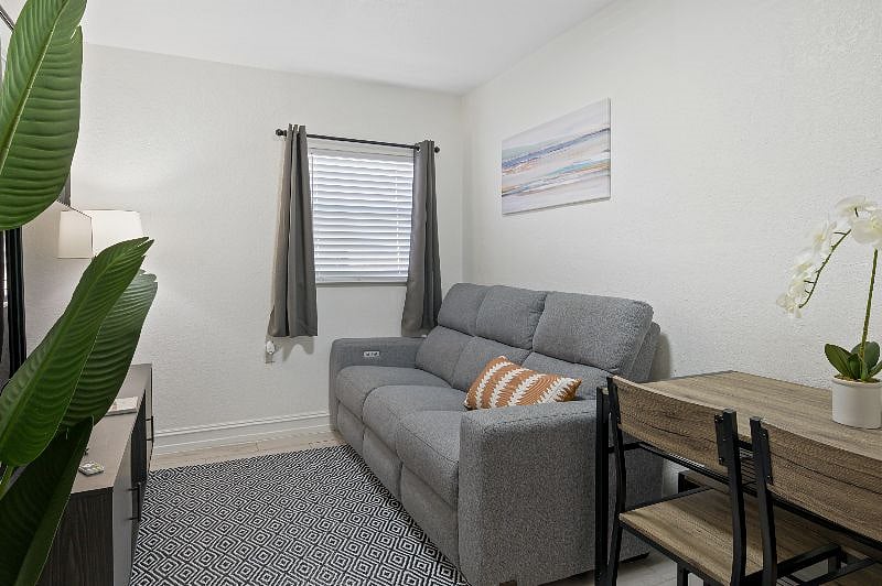 Furnished Finder property 384227_2 photo 4