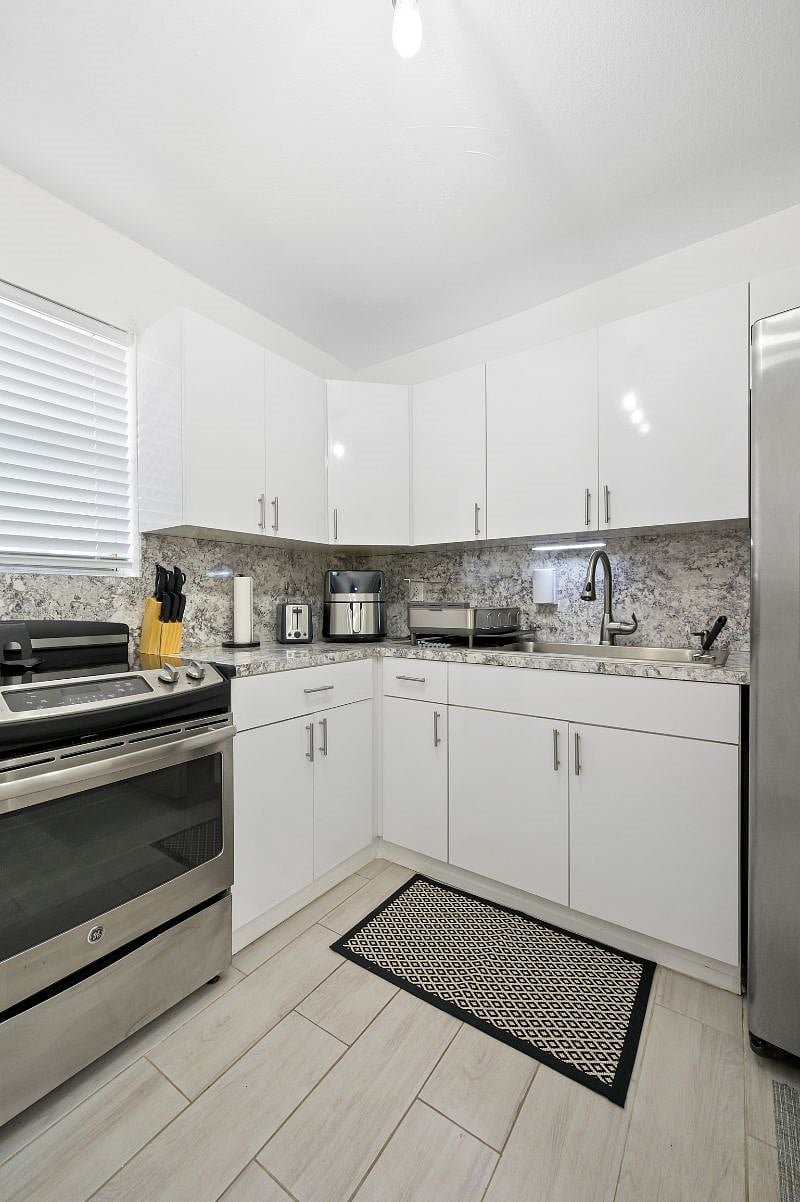 Furnished Finder property 384227_2 photo 9