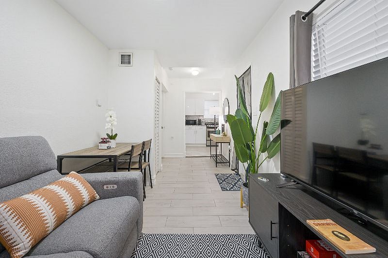 Furnished Finder property 384227_2 photo 27