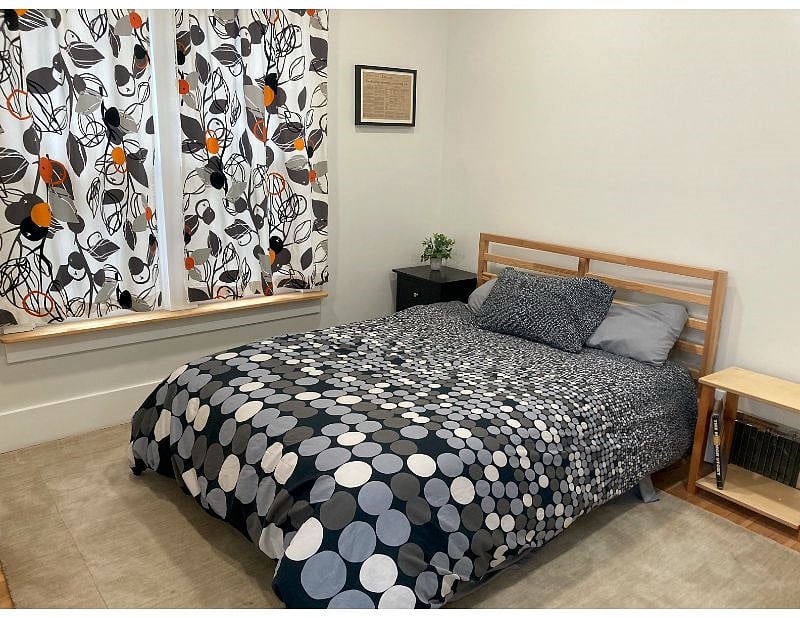spare bedroom