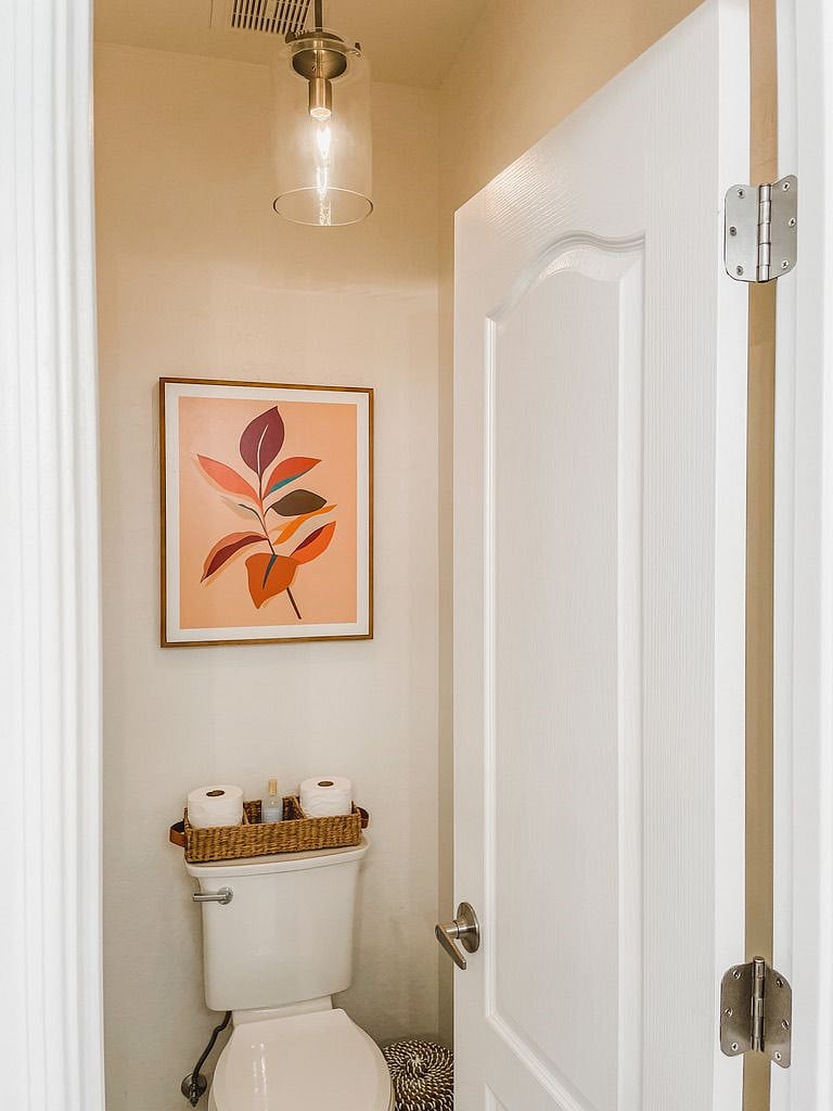 Private toilet in primary en suite