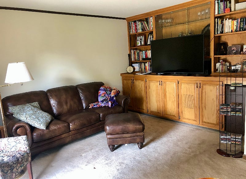 Lower level living room with tv. Has antenna connection and No cable
Chrome cast
Located right outside your bedroom!