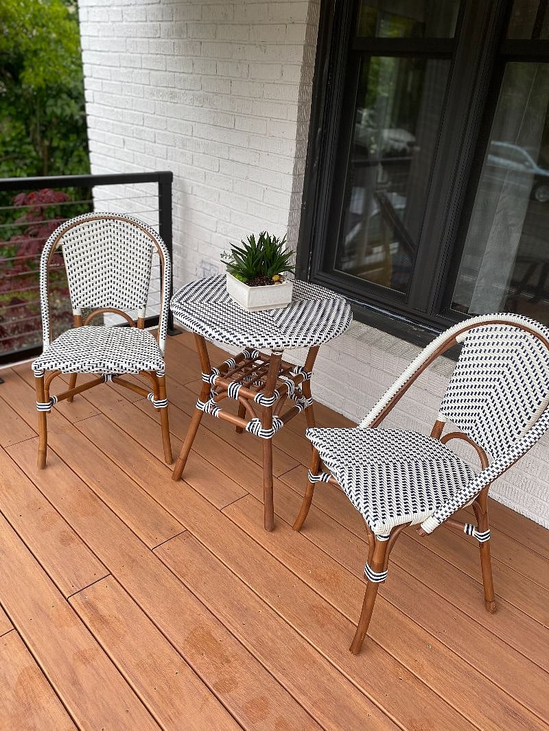 Front porch cafe table/chairs