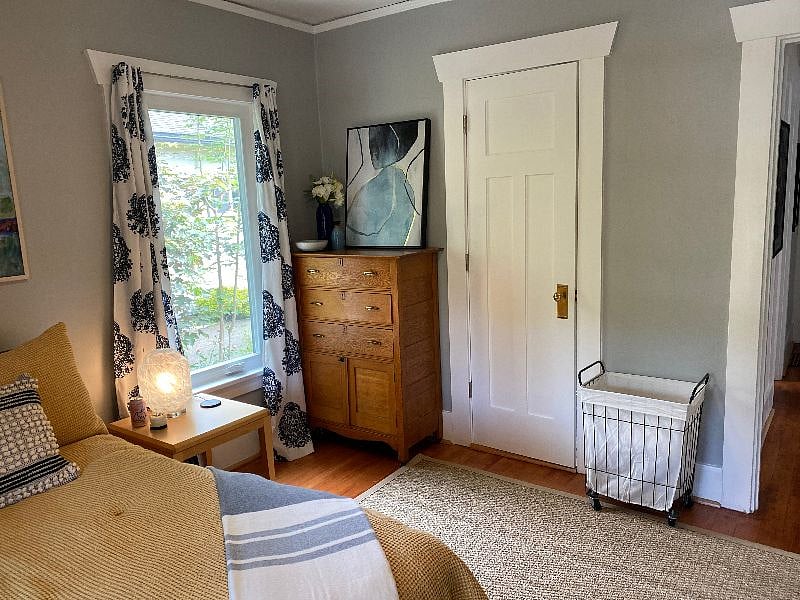 Front bedroom room, with 1/2 bath