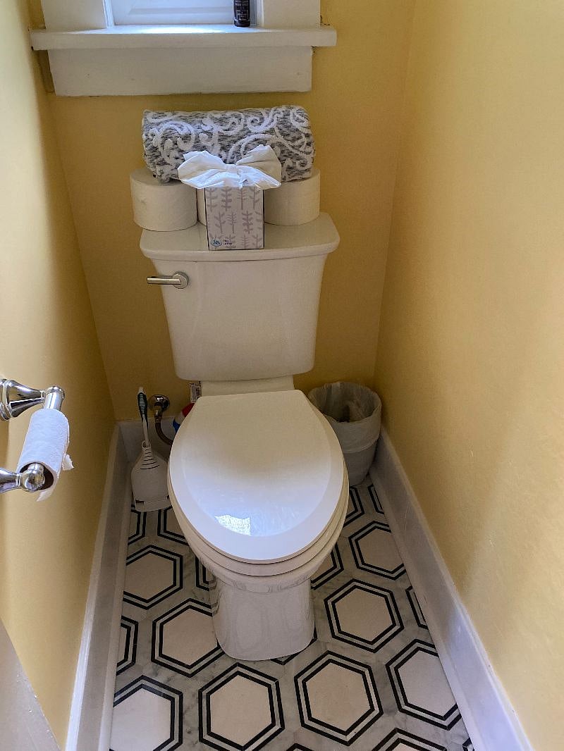 Front Bedroom Toilet/sink