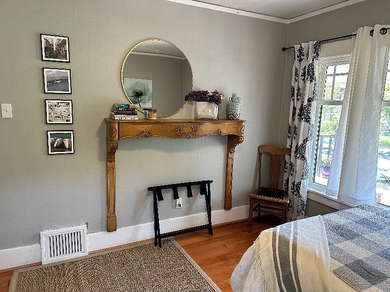 Front bedroom w/bathroom (No shower)