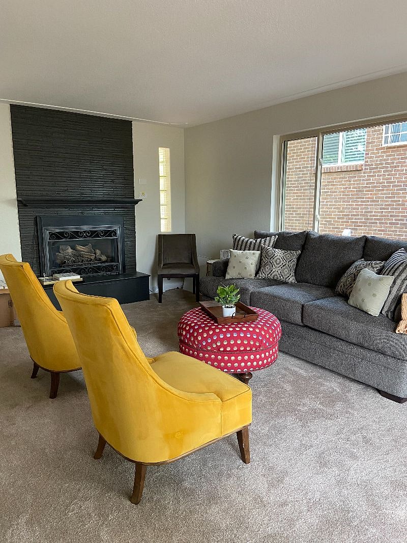 Welcome Home! Great open space living room - great for entertaining.