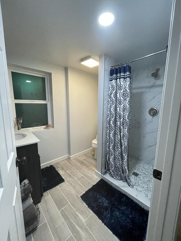 Bathroom shower