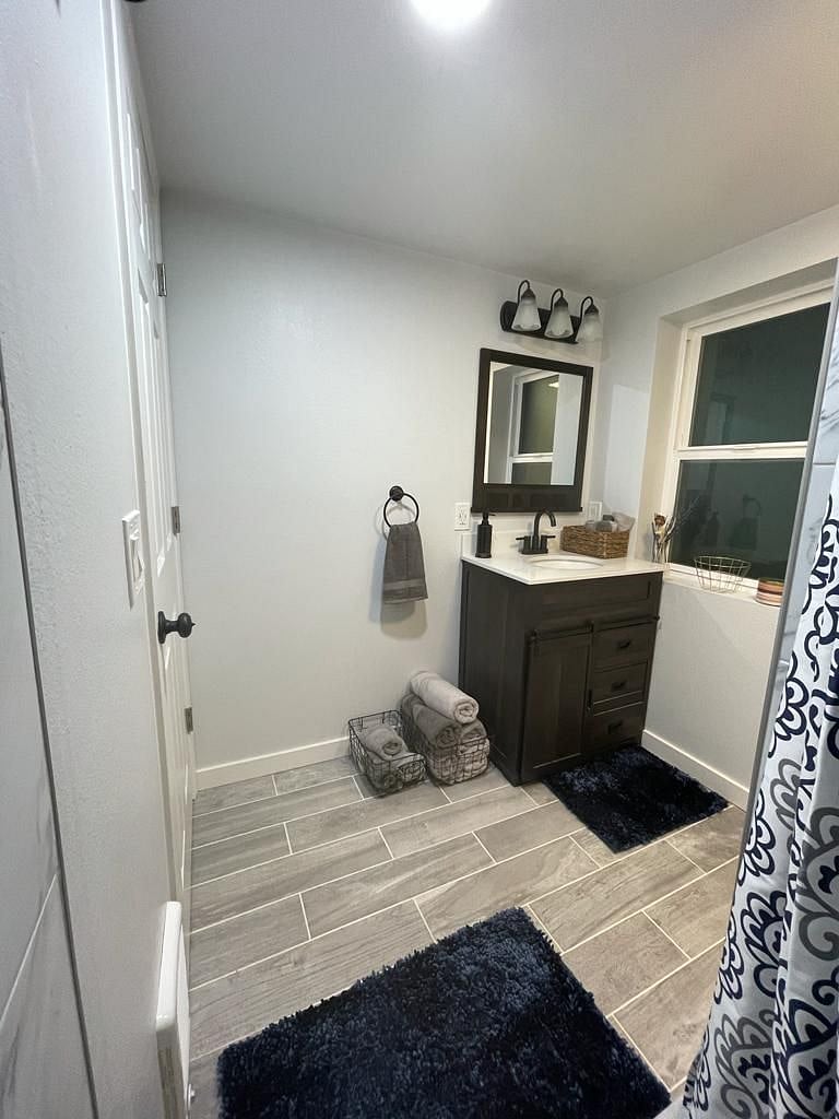 Bathroom vanity