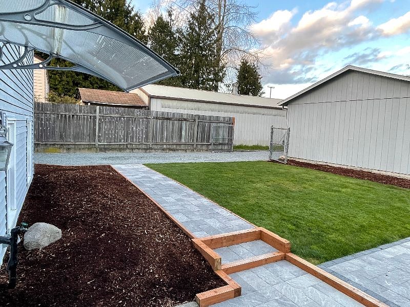 Walkway to driveway