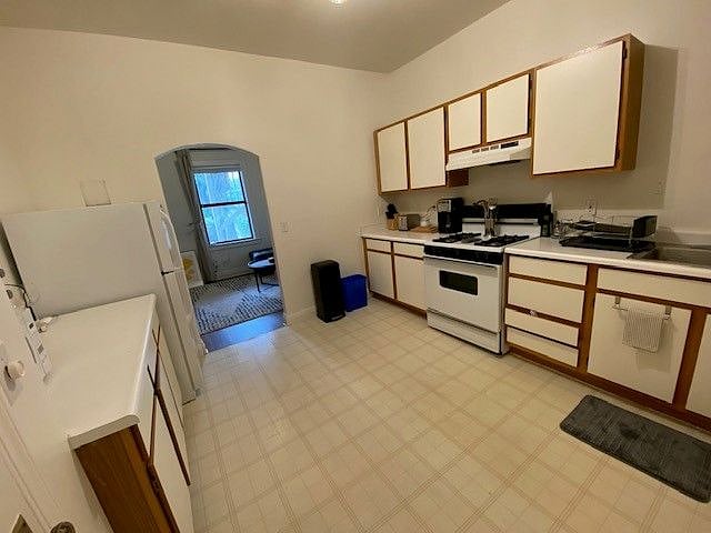 Furnished Finder property 386107_1 photo 4
