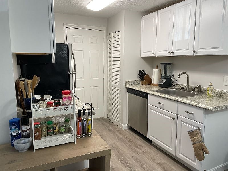 Furnished Finder property 386128_1 photo 12
