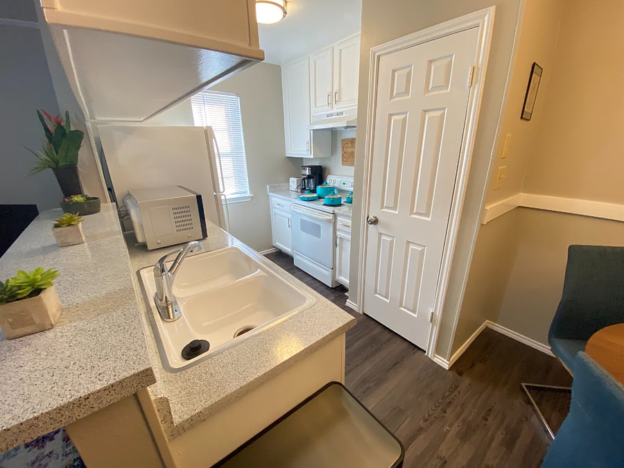Furnished Finder property 386150_1 photo 5