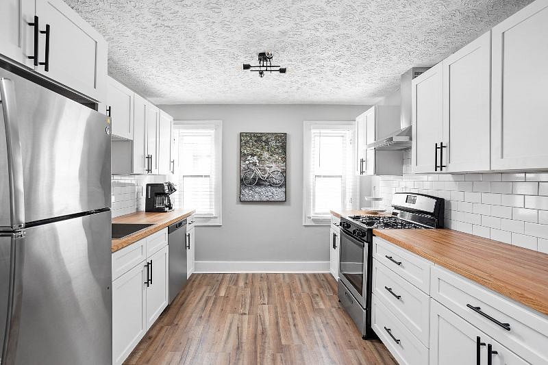 Furnished Finder property 386217_1 photo 12