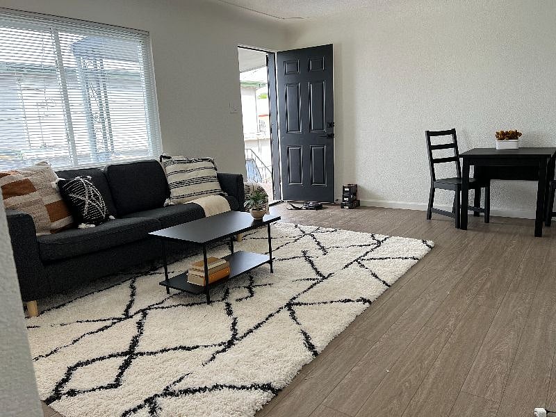 Furnished Finder property 386229_1 photo 3
