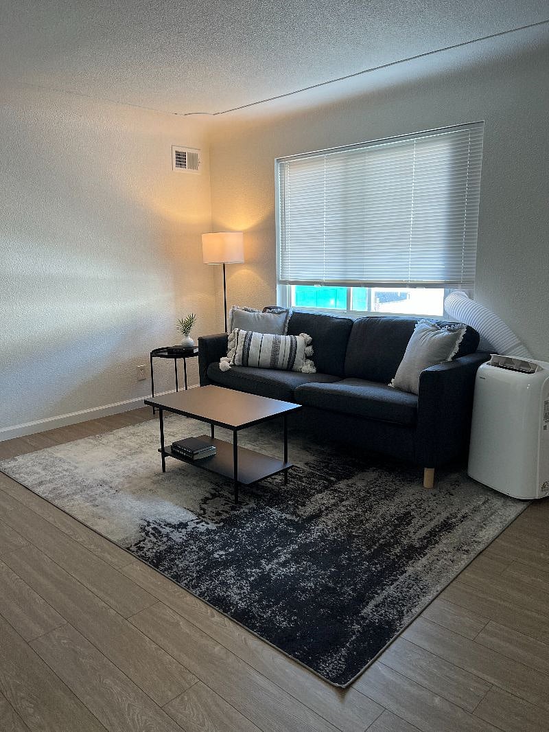 Furnished Finder property 386229_2 photo 3
