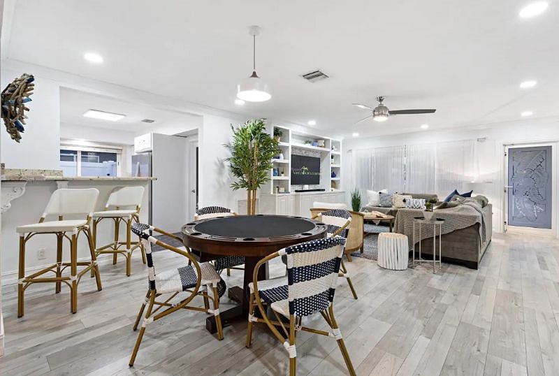 Furnished Finder property 386246_1 photo 16