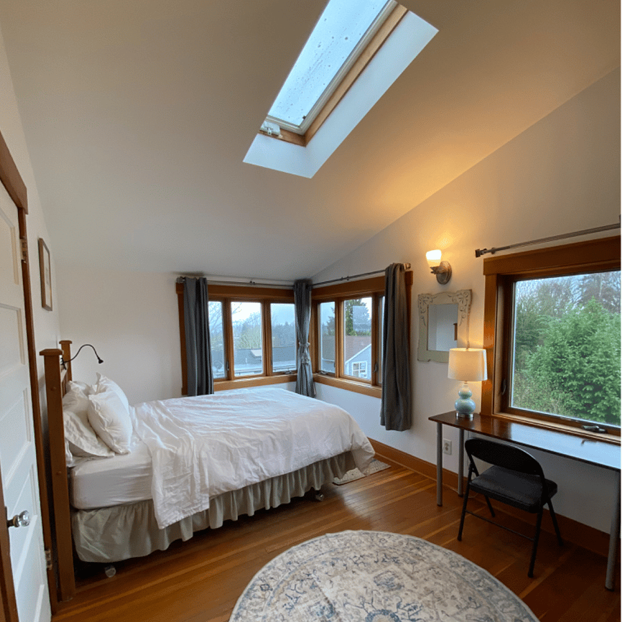 Bed Room 1 (Queen Bed)