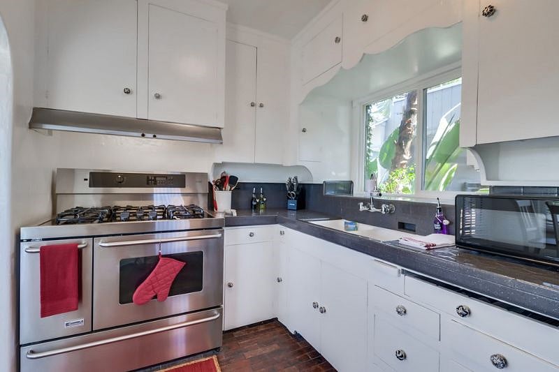 Furnished Finder property 386271_2 photo 9