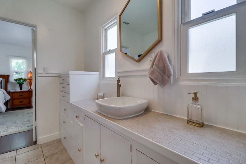 Furnished Finder property 386271_4 photo 17