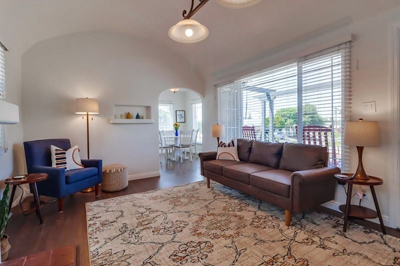 Furnished Finder property 386271_4 photo 27
