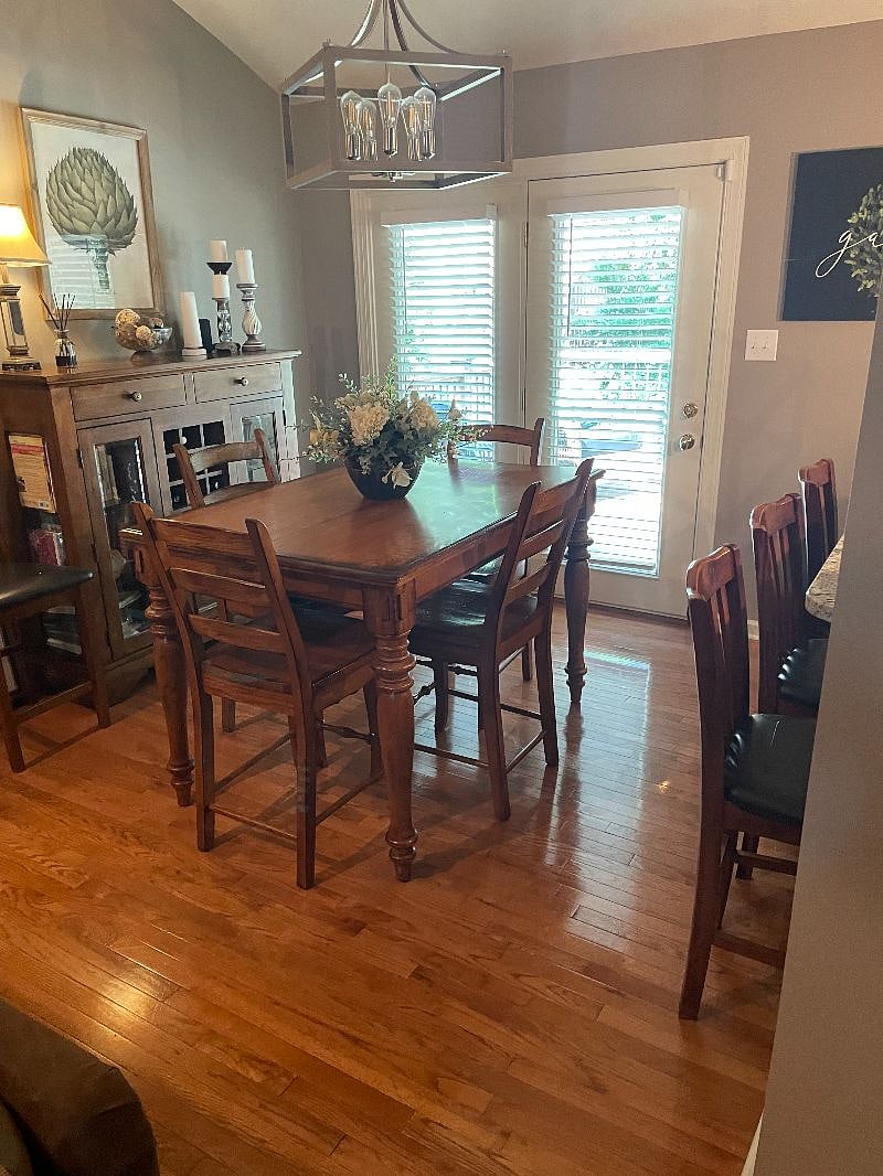 Furnished Finder property 386272_2 photo 9