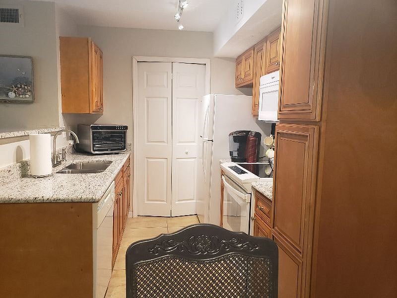 Furnished Finder property 386290_1 photo 11