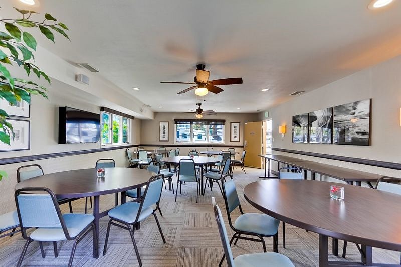 Furnished Finder property 386292_1 photo 6