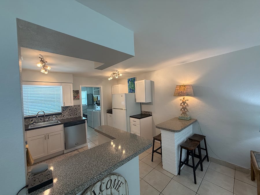 Furnished Finder property 386356_1 photo 3