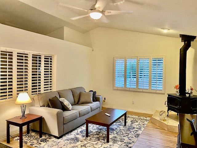 Furnished Finder property 386394_1 photo 3