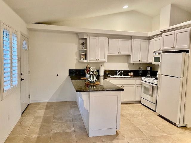 Furnished Finder property 386394_1 photo 6