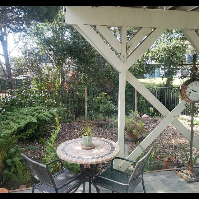 Lovely outdoor area for work or a picnic. Quiet and sunny.