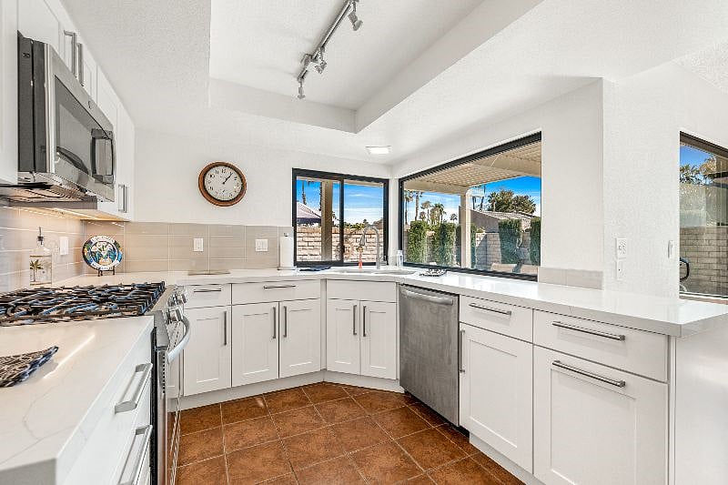 Furnished Finder property 386613_1 photo 20
