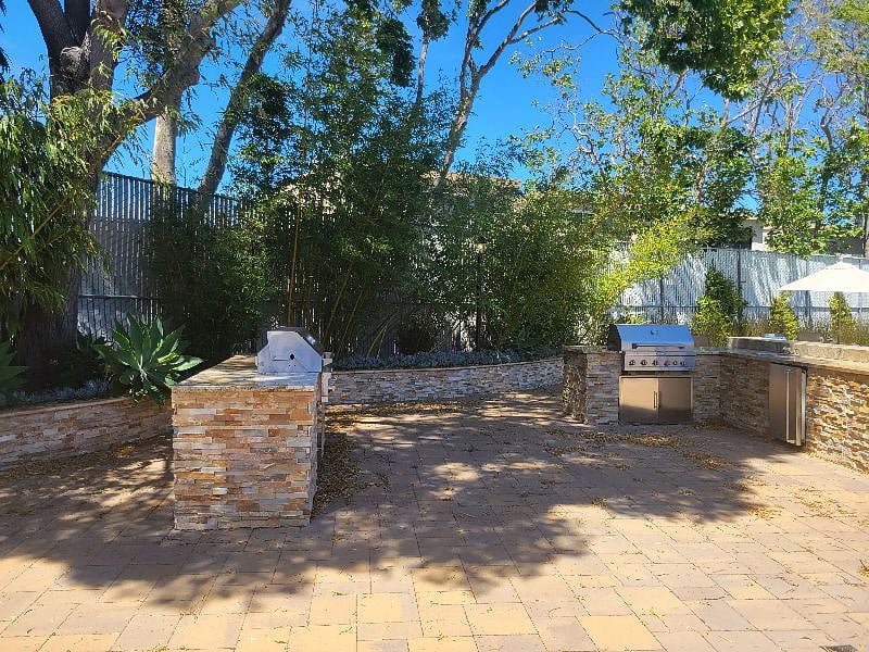 Bar-b-que area