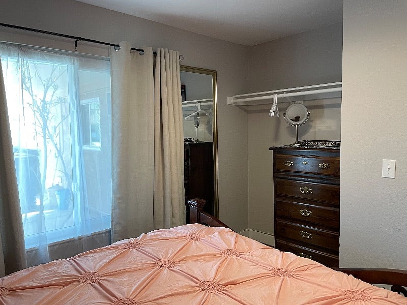 Guest Bedroom (BR 2) w/ queen size bed