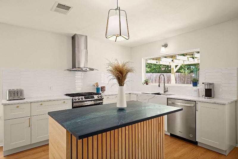 Furnished Finder property 386760_1 photo 10